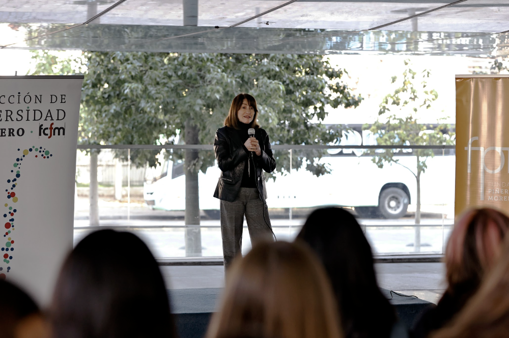 Prorrectora Alejandra Mizala 